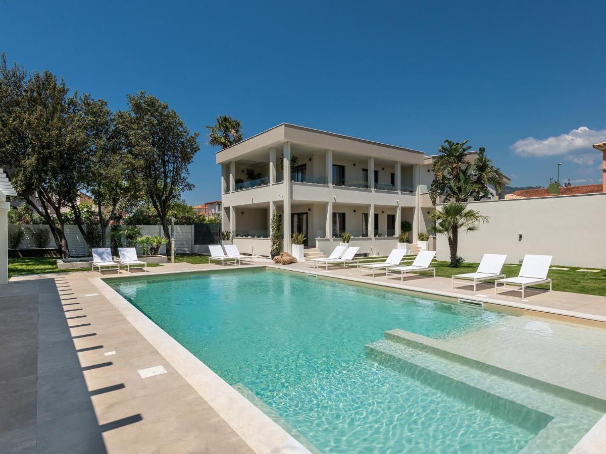 Chambre Double - Vue sur Piscine